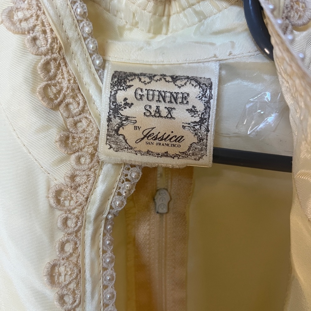 Gunne Sax Cream Bishop Sleeve Gown with Bib Collar Vintage - Picture 4 of 9